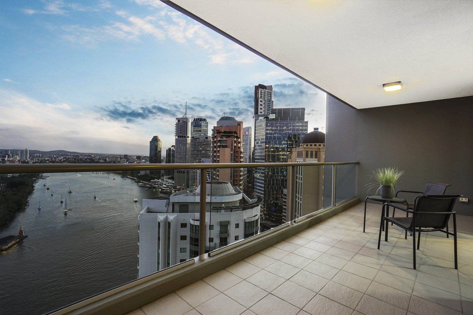 323/30 Macrossan Street, Brisbane City QLD 4000, Image 2