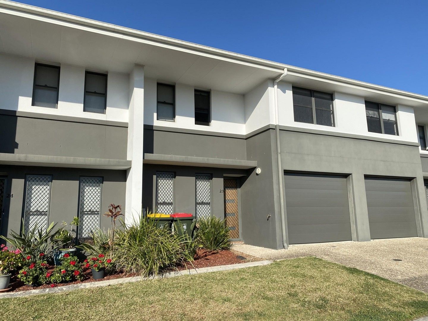 3 bedrooms Townhouse in 23/30 Girraween Crescent PARKINSON QLD, 4115