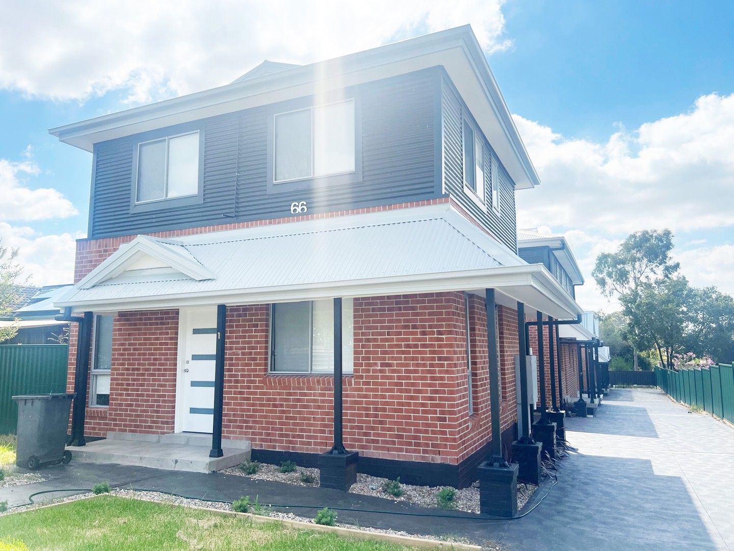 3 bedrooms Townhouse in 66 Barry Street CAMBRIDGE PARK NSW, 2747