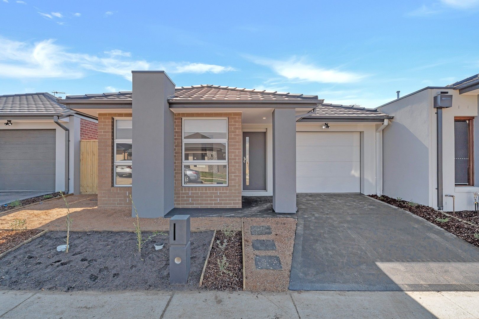 3 bedrooms House in 14 Brushton Street MANOR LAKES VIC, 3024