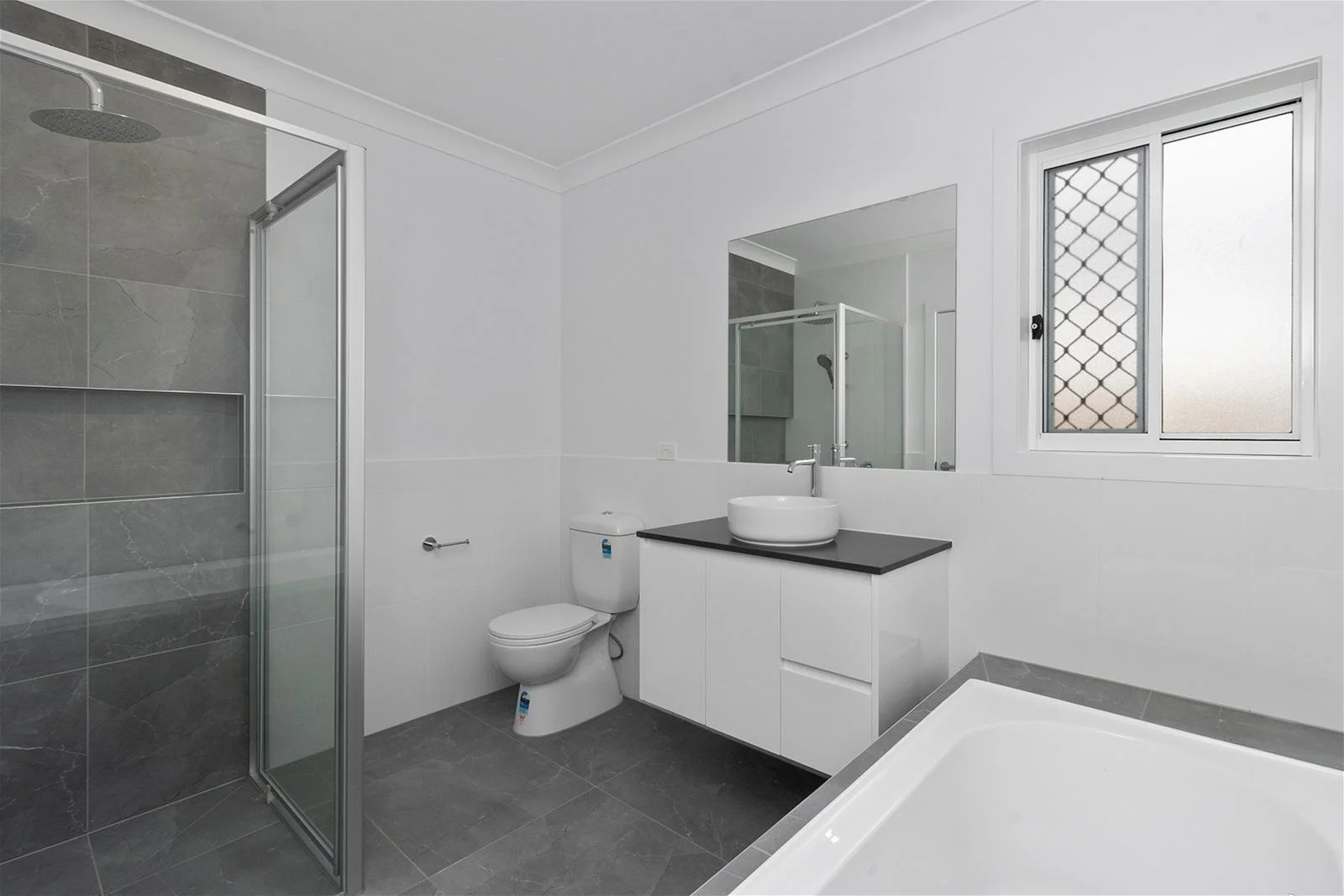 Holmview QLD 4207 photo 4