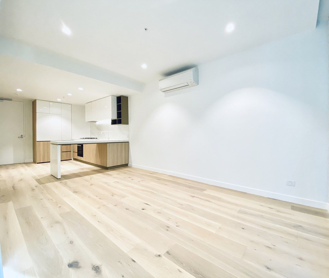 2 bedrooms Apartment / Unit / Flat in 610/25 Coventry Street SOUTHBANK VIC, 3006