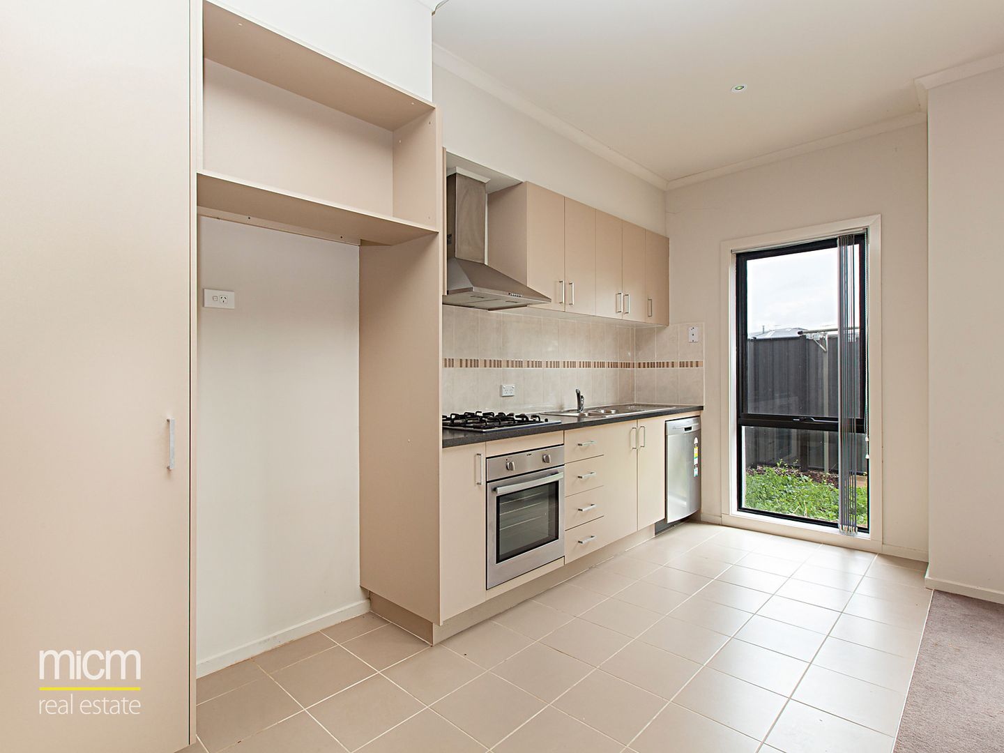 37/39 Astley Crescent, Point Cook VIC 3030, Image 2