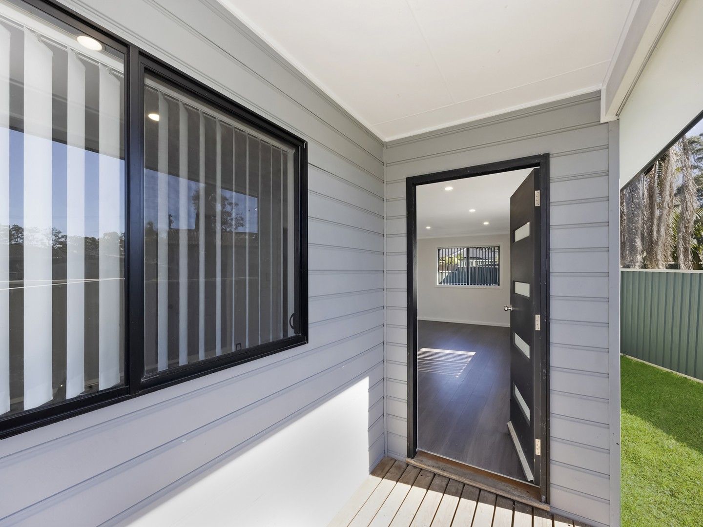2 bedrooms Apartment / Unit / Flat in 1A Moran Rd BUFF POINT NSW, 2262