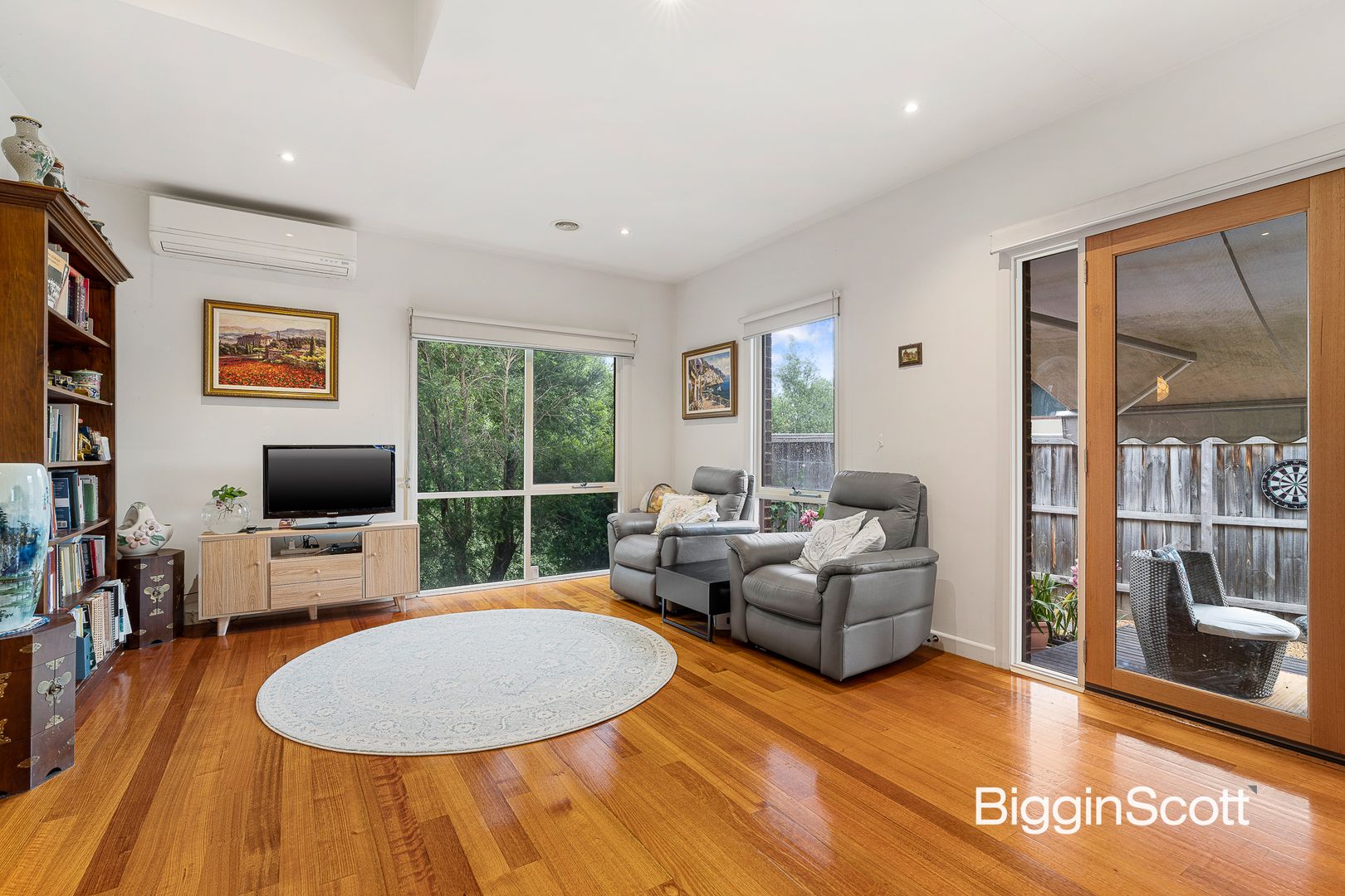 1/8 Avon Court, Glen Waverley VIC 3150, Image 2