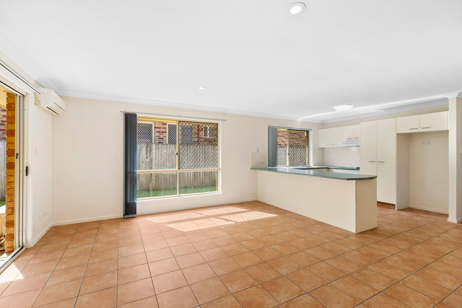 6 Toomba Pl, Forest Lake QLD 4078, Image 2