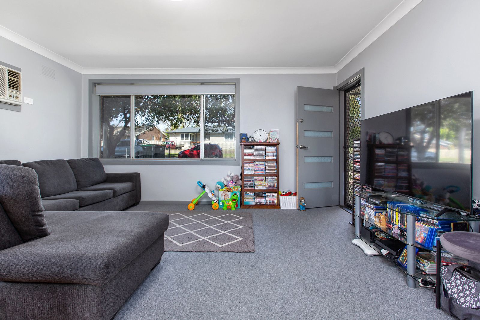 15 Greenway Avenue, Woodberry NSW 2322, Image 2