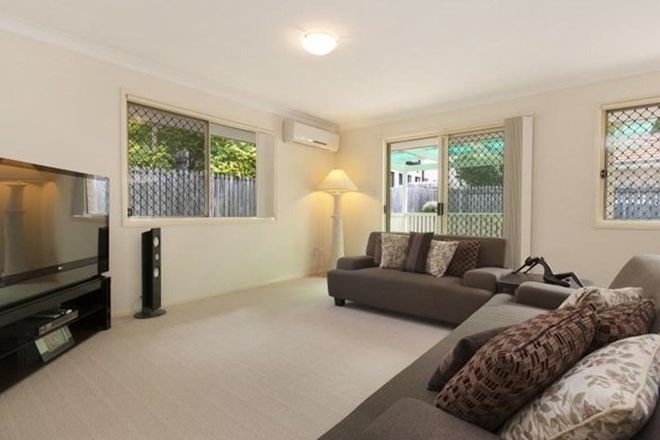 Picture of 2/89 Cambridge Street, CARINA HEIGHTS QLD 4152