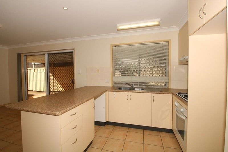 2/27 Norman Street, South Toowoomba QLD 4350, Image 1