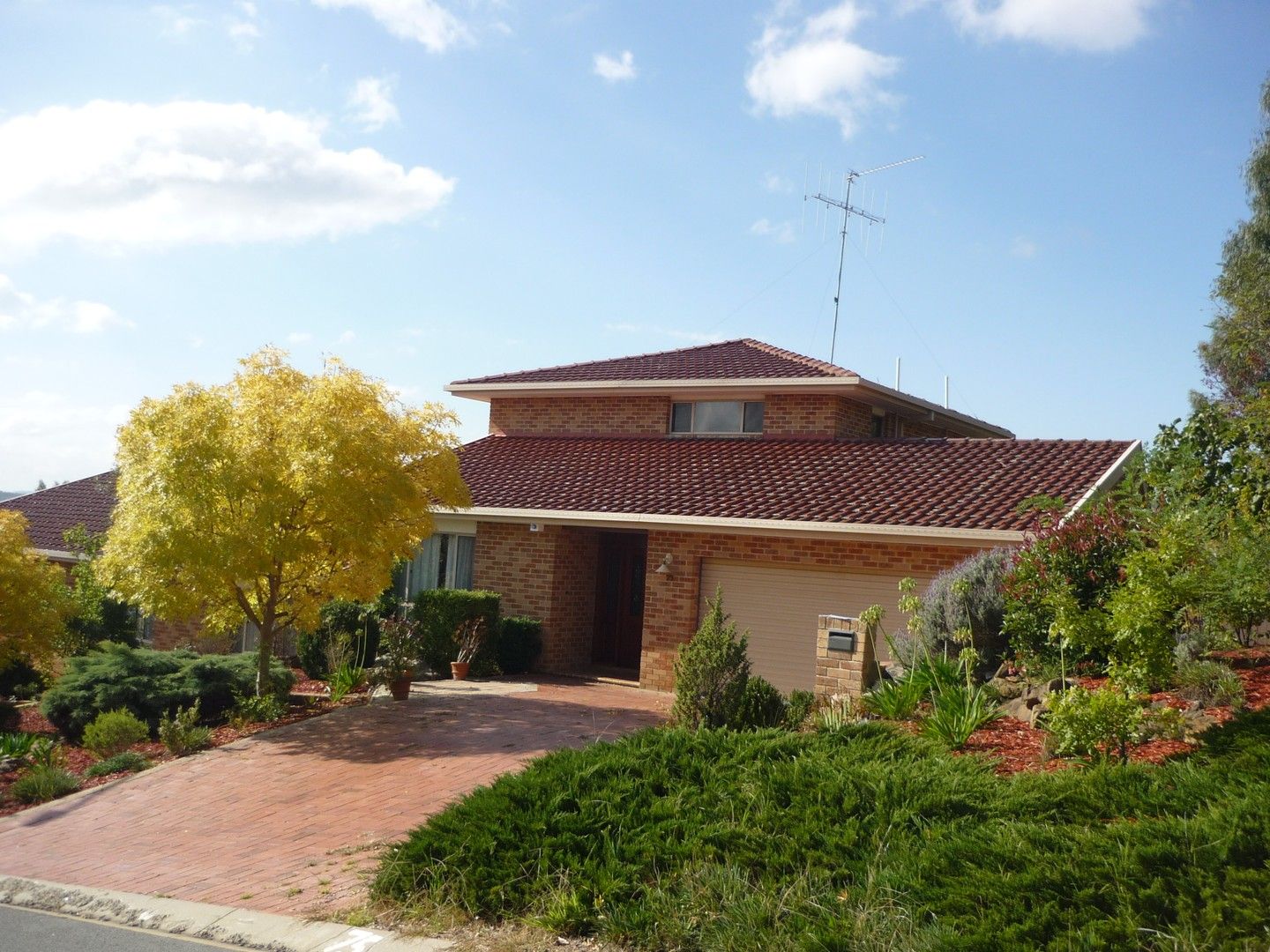 75 Crisp Circuit, Bruce ACT 2617 House For Rent Domain