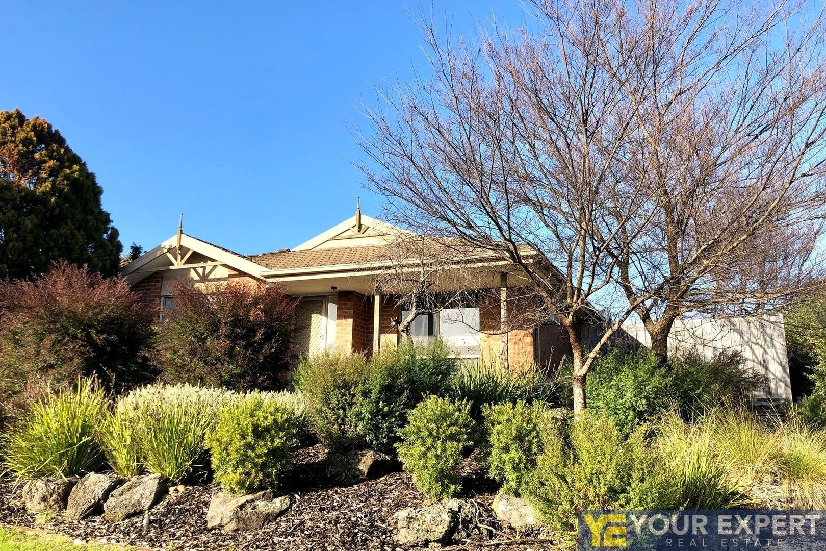 3 bedrooms House in 11 Alton Court NARRE WARREN VIC, 3805