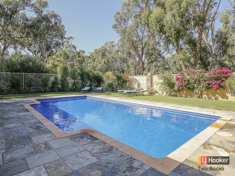 72 Emerald Drive, Carabooda WA 6033, Image 2