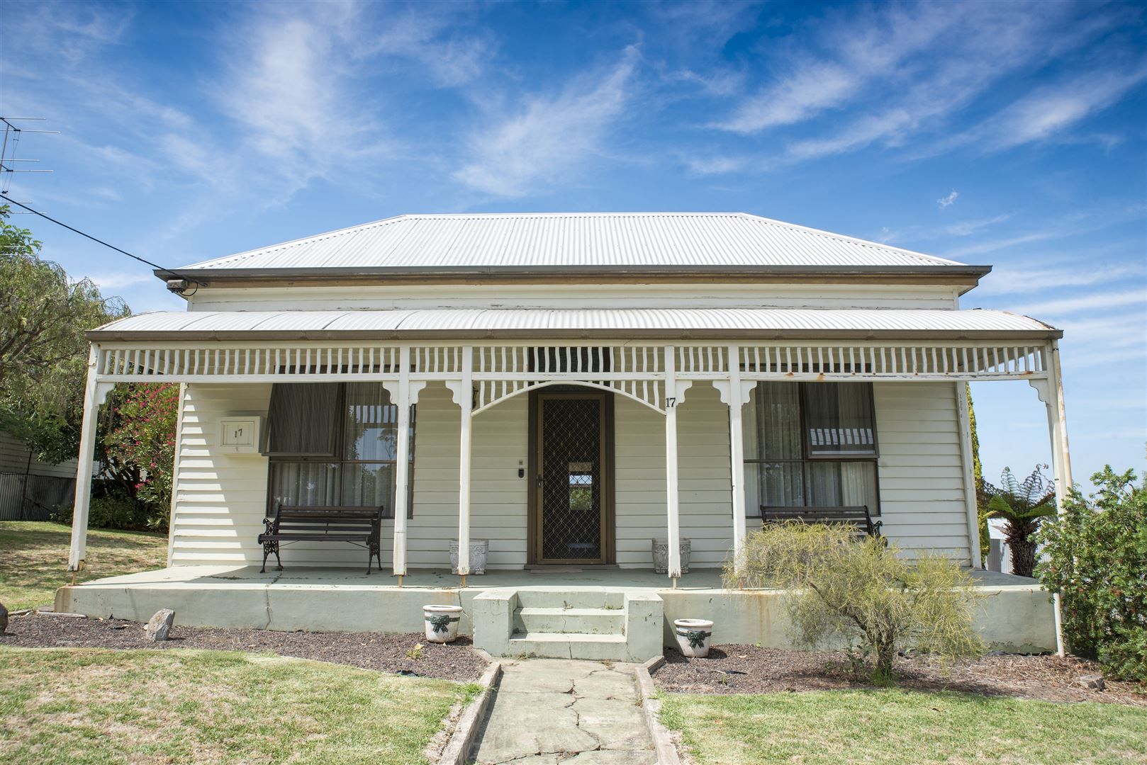 17 Robertson Street, Casterton VIC 3311, Image 0