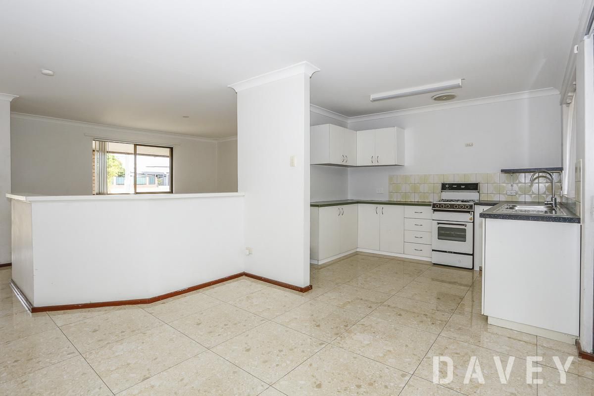 3 bedrooms House in 181 Ravenswood Drive WESTMINSTER WA, 6061