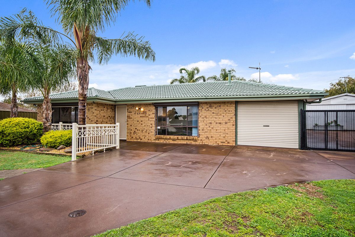 15 Bundarra Court, Craigmore SA 5114, Image 1