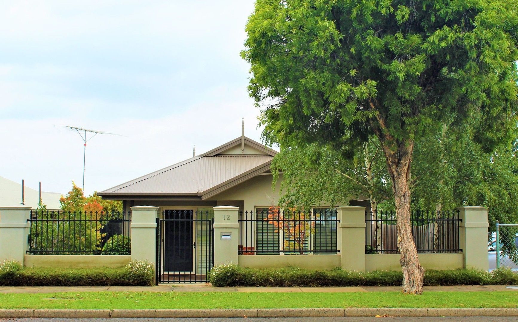 3 bedrooms Townhouse in 12 Witton Street WARRAGUL VIC, 3820