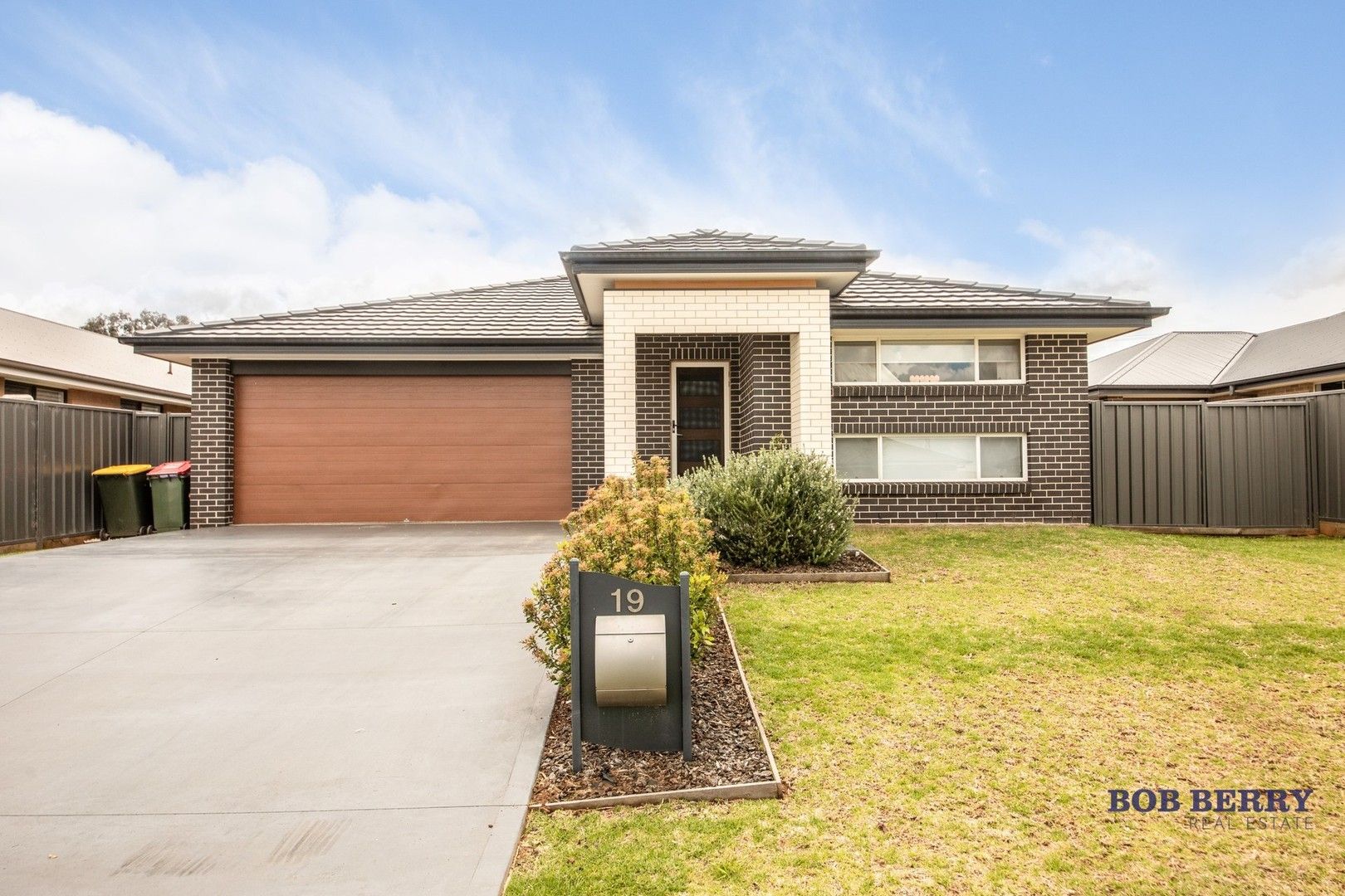 4 bedrooms House in 19 Hindmarsh Esplanade DUBBO NSW, 2830