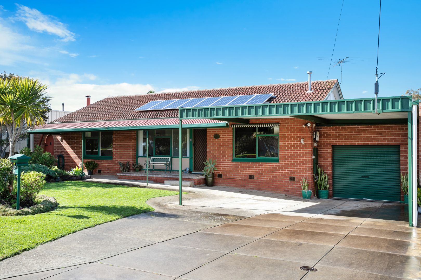 8 Yenda Street, O'sullivan Beach SA 5166, Image 1