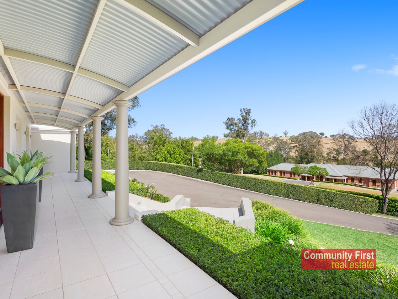 22 Benwerrin Crescent, Grasmere NSW 2570, Image 2