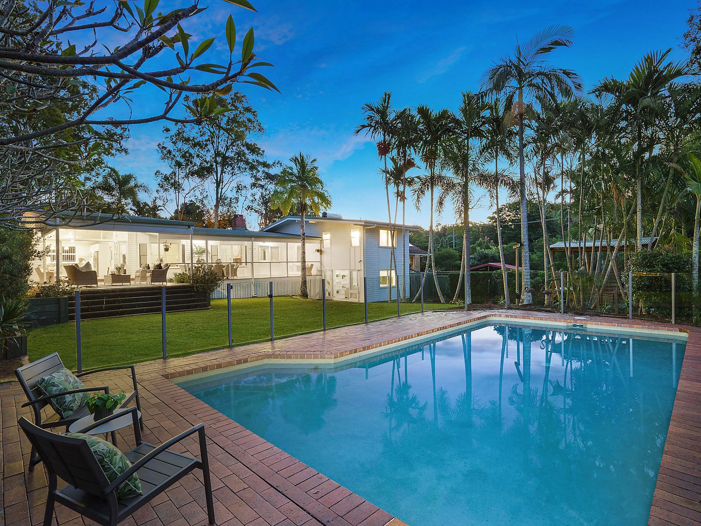 5 bedrooms House in 122-124 Harts Road INDOOROOPILLY QLD, 4068