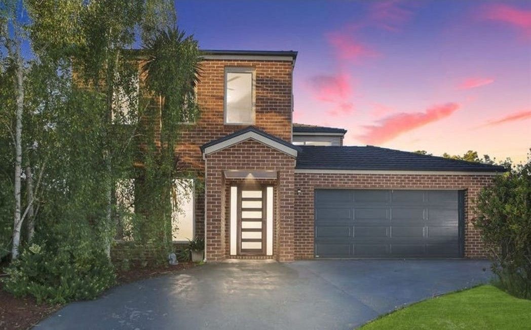 4 bedrooms House in 3 Presley Place ENDEAVOUR HILLS VIC, 3802