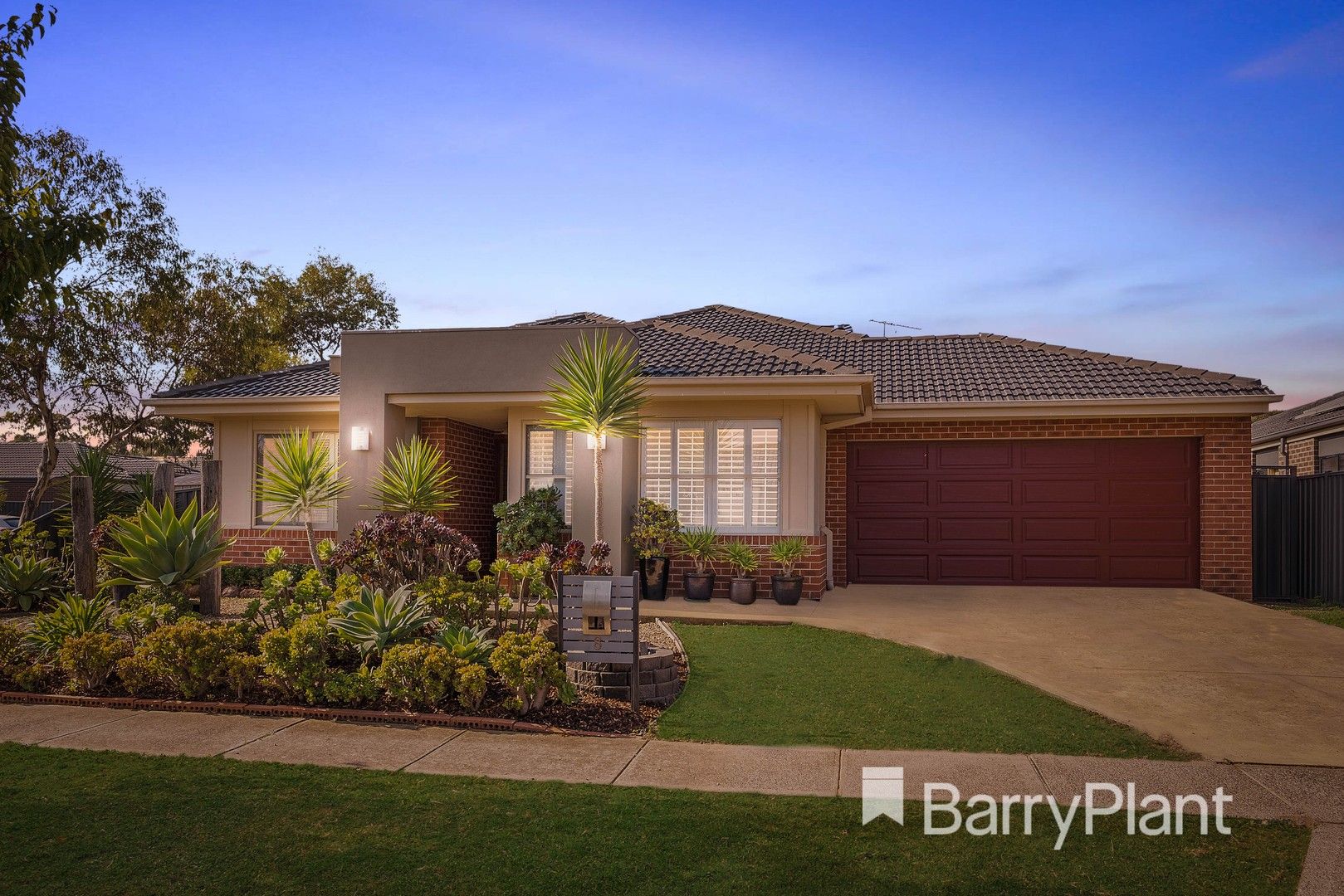 4 bedrooms House in 8 Barmah Street MANOR LAKES VIC, 3024