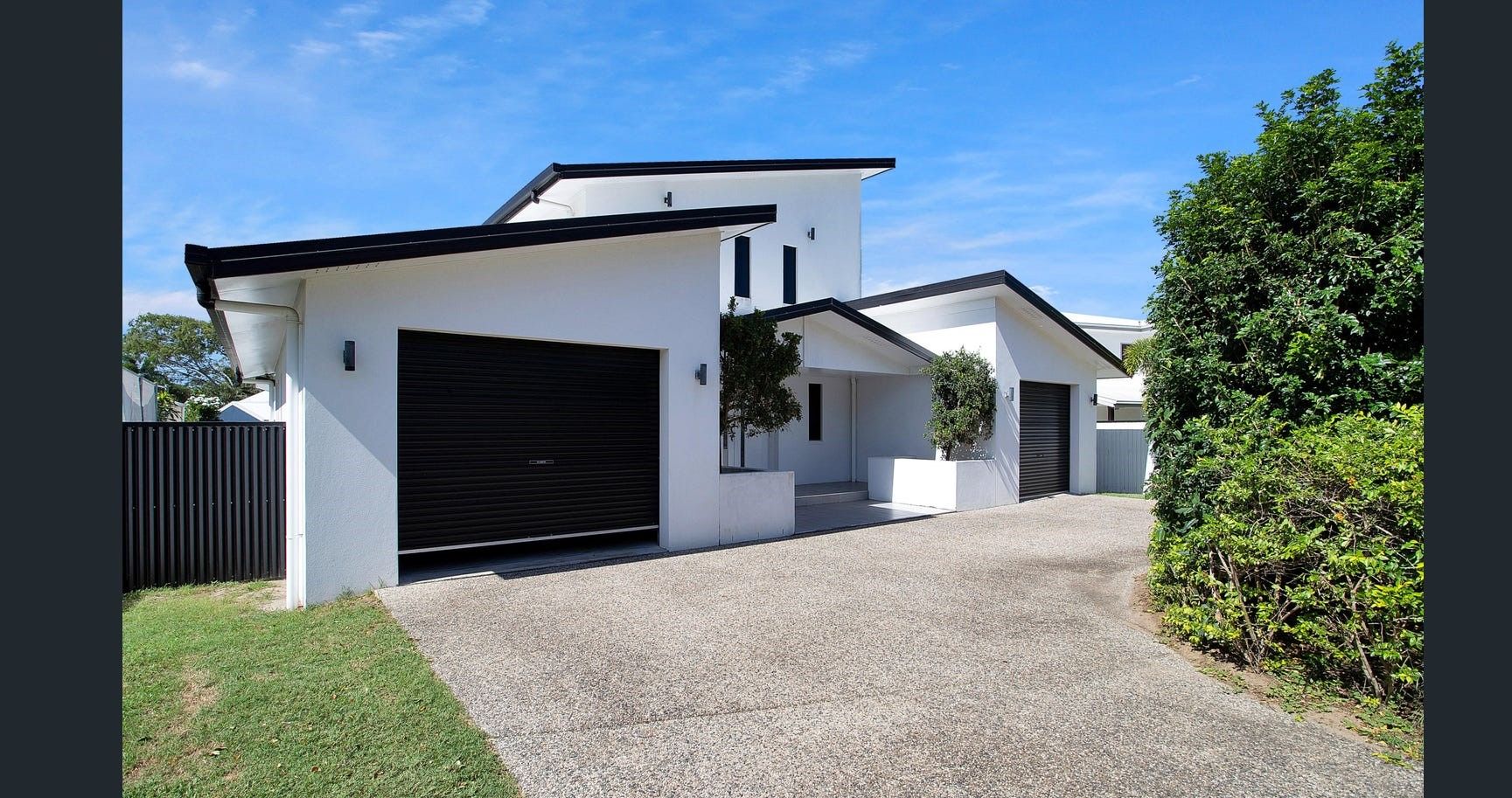 5 bedrooms House in 20 Blacks Beach Road BLACKS BEACH QLD, 4740