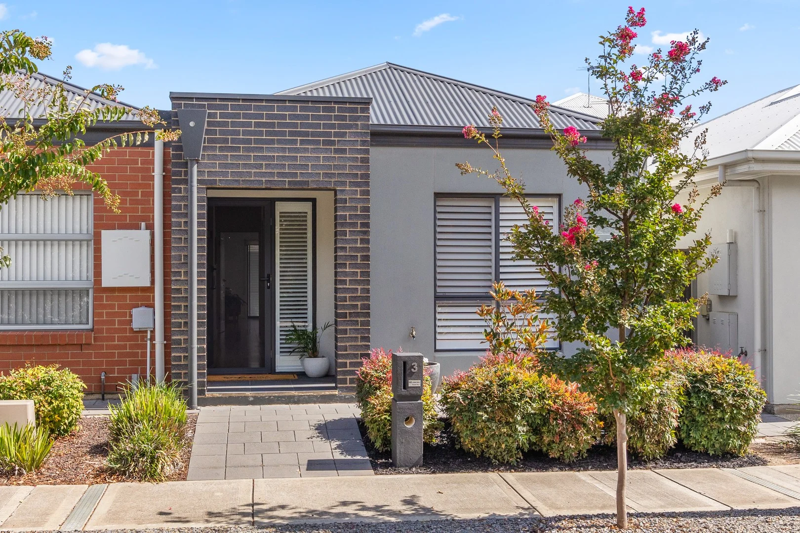 3 Parsons Grove, Park Holme SA 5043