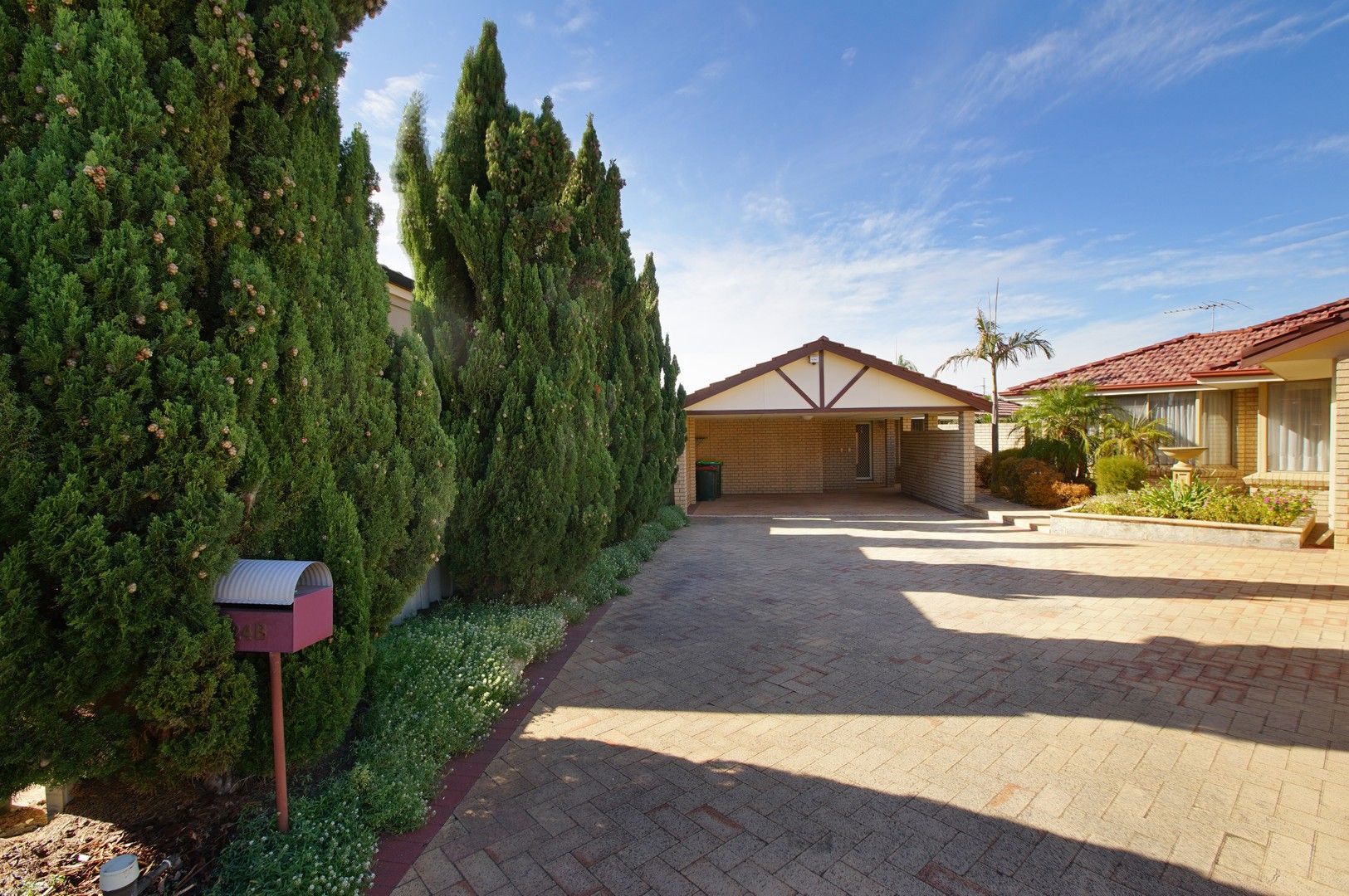 4 bedrooms House in 24B Twin Branch Rise LEEMING WA, 6149