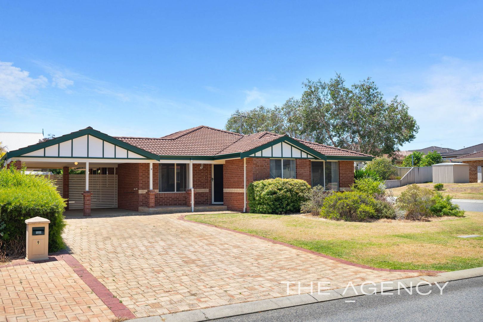 9 Okra Court, Lake Coogee WA 6166, Image 2