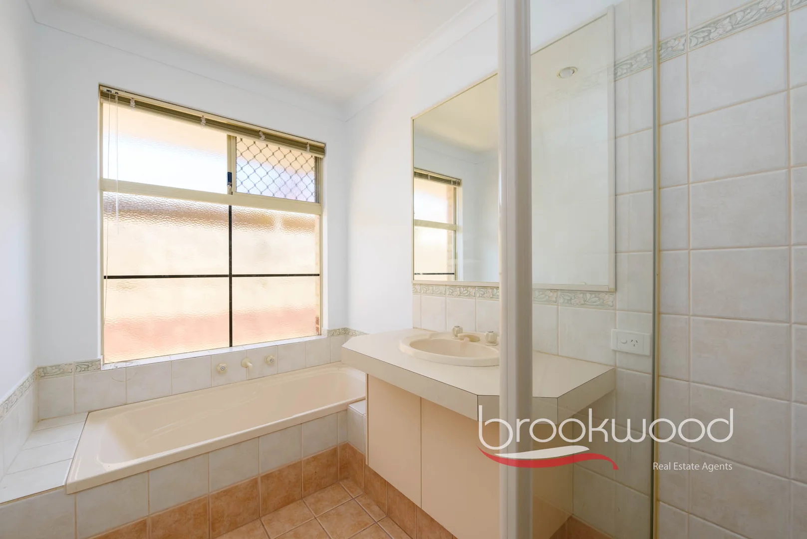 Additional image 20 of 186B Forest Lakes Drive, Thornlie WA 6108