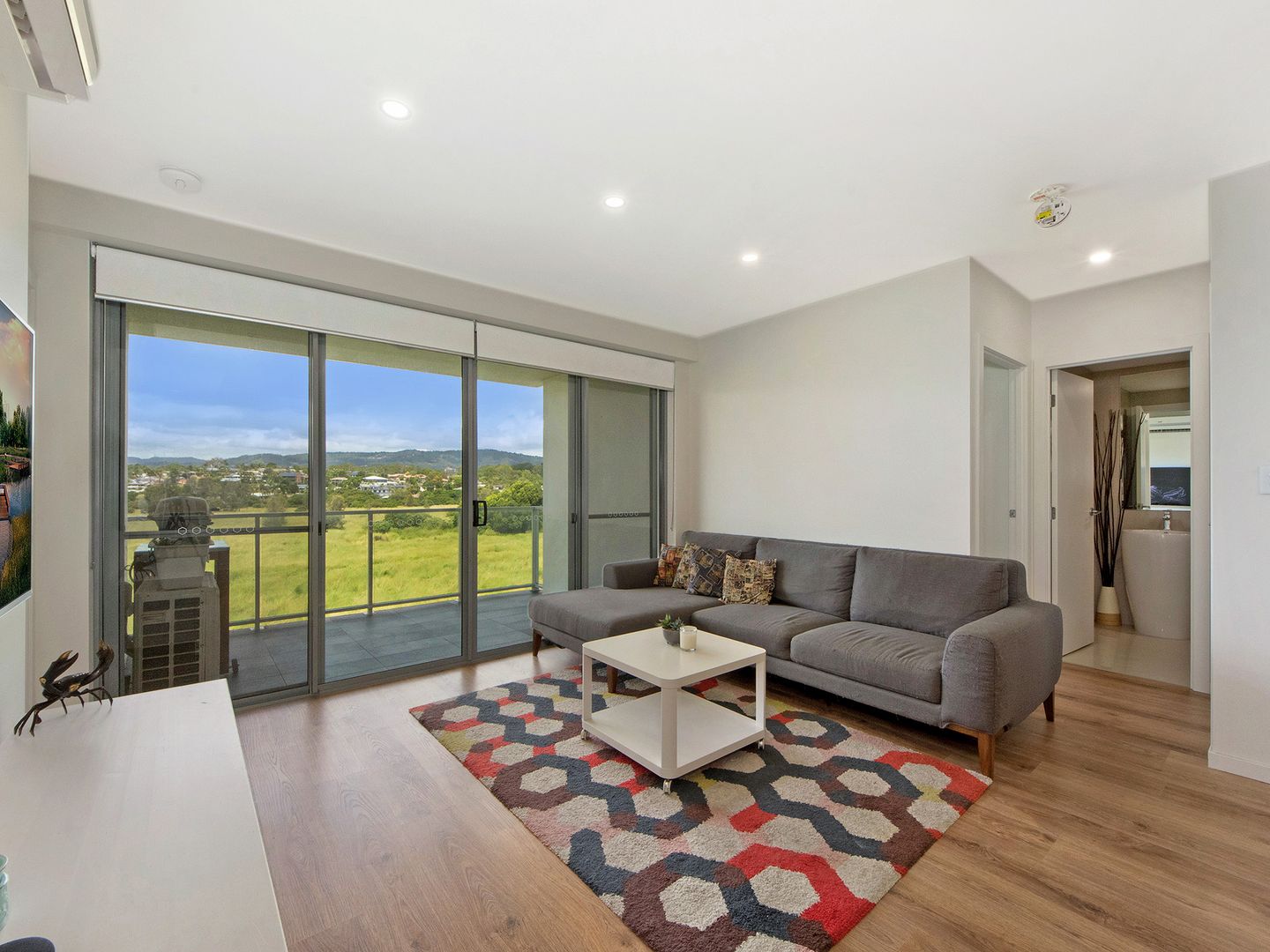 5207/31 Bourton Road, Merrimac QLD 4226, Image 2