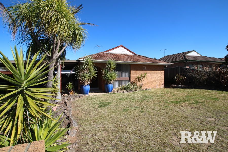 3 bedrooms House in 92 Todd Row ST CLAIR NSW, 2759