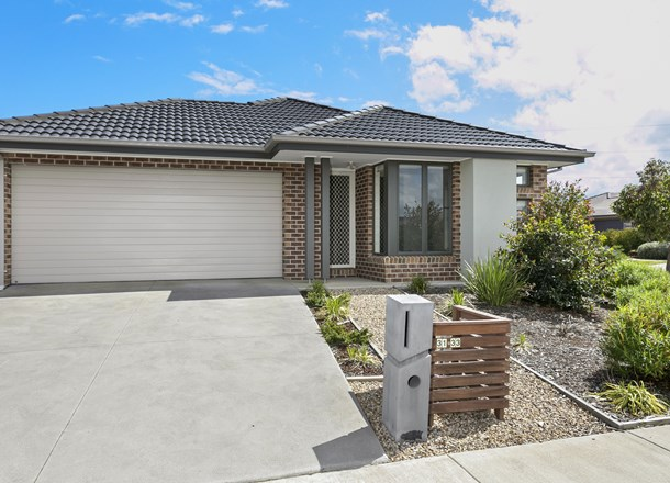 31-33 Whitecliff Way, Armstrong Creek VIC 3217
