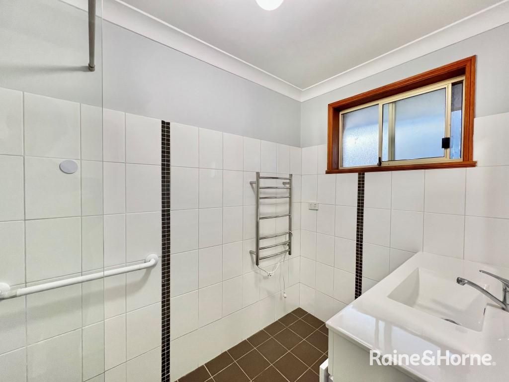 2/46 Boyd St, Kelso NSW 2795, Image 2