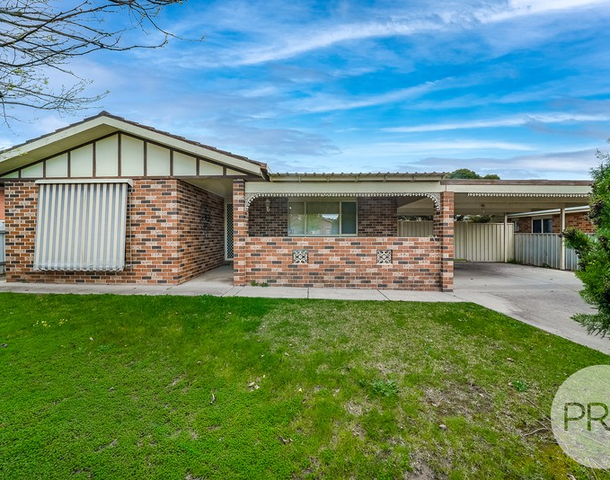 3 Lockett Place, Tolland NSW 2650