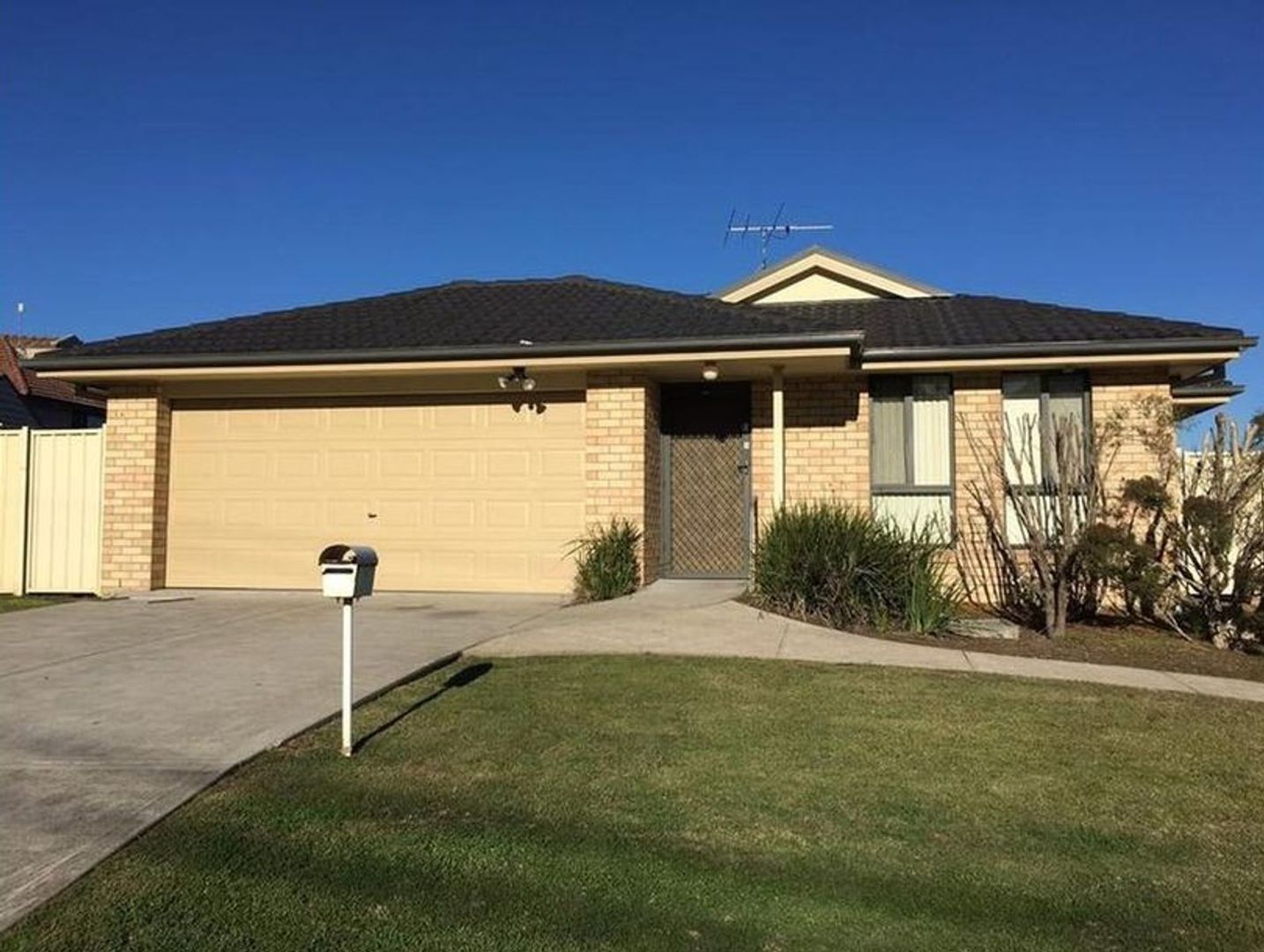 1/7 Government Road, Thornton | Property History & Address Research ...
