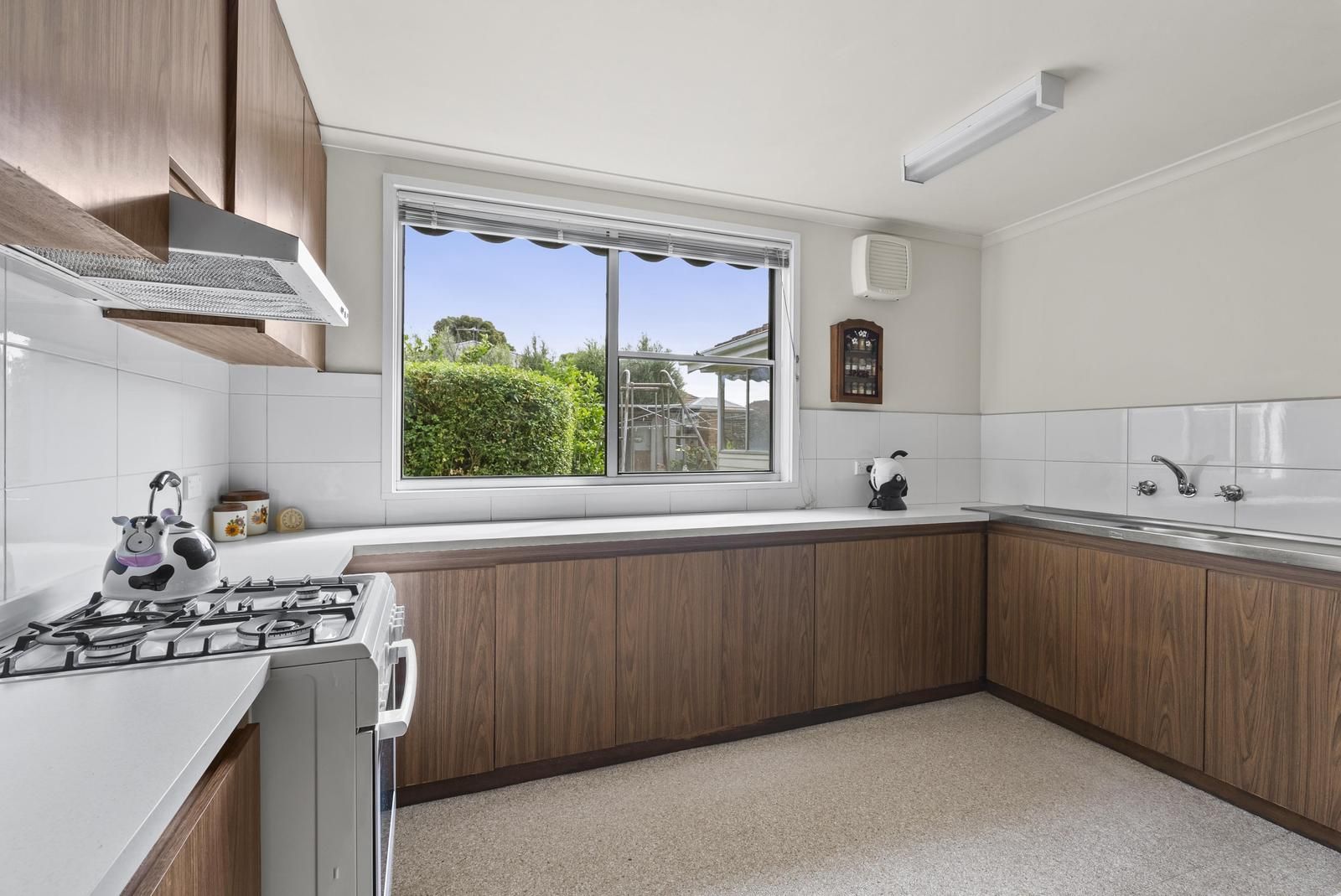 25 Renown Street, Essendon North VIC 3041, Image 2