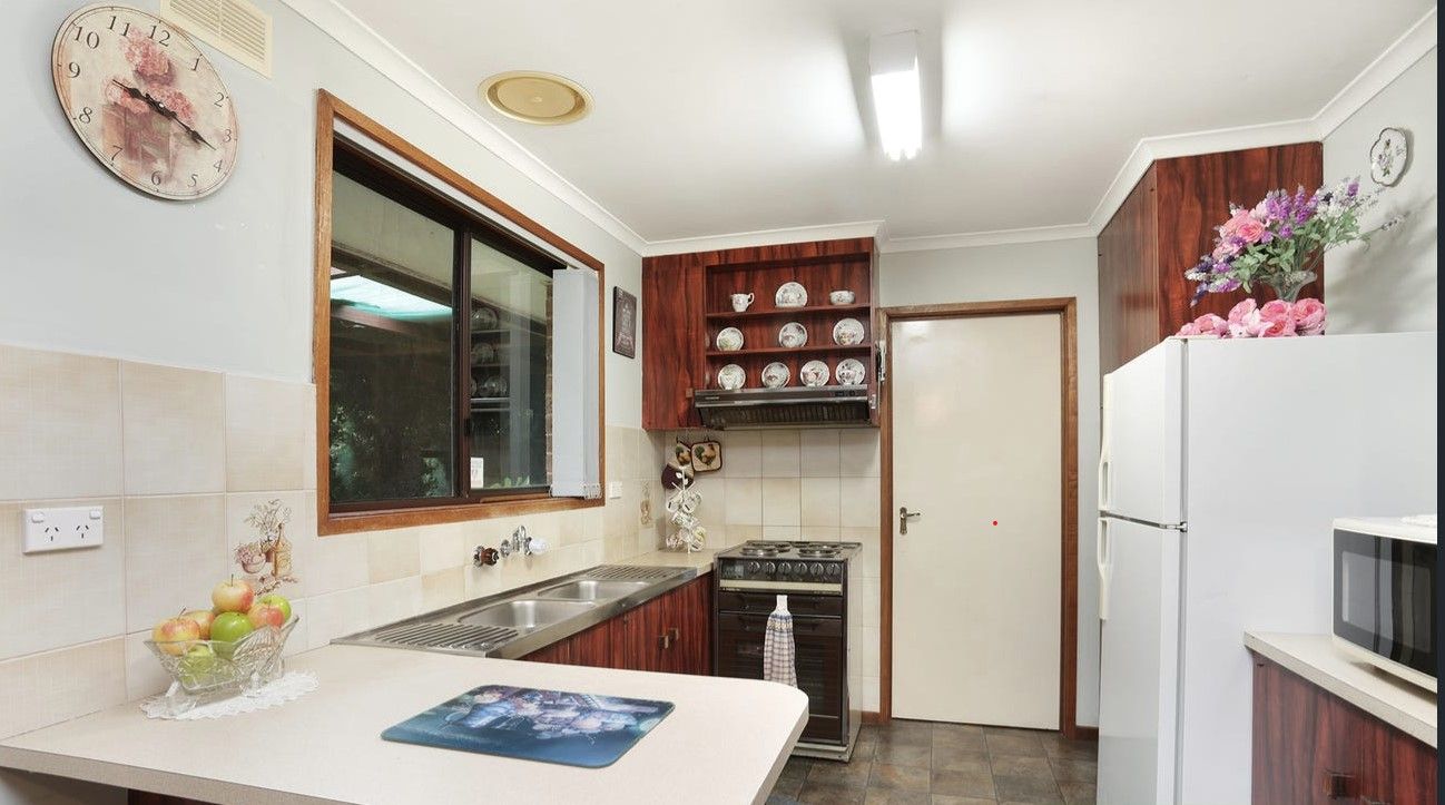 3 bedrooms House in 18 Waratah Street MELTON SOUTH VIC, 3338
