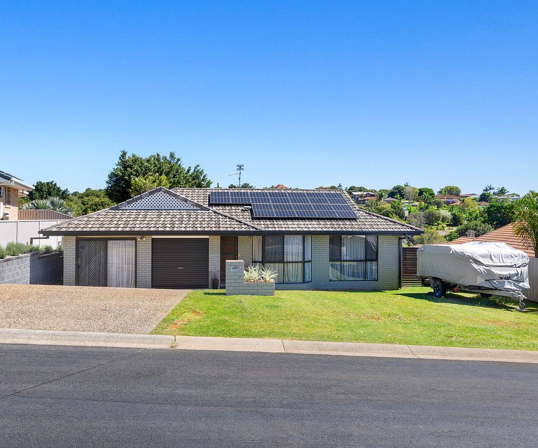 3 bedrooms House in 9 Tralee Drive BANORA POINT NSW, 2486