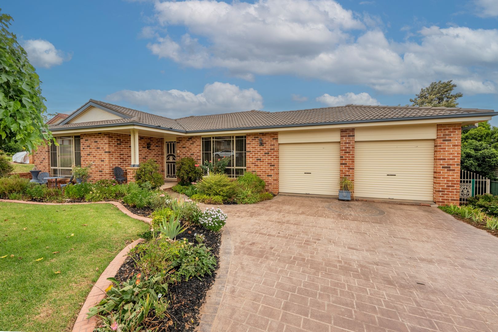 5 Glenburnie Close, Parkes NSW 2870, Image 2