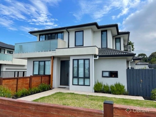 4 bedrooms Apartment / Unit / Flat in 8/769 Burwood Highway FERNTREE GULLY VIC, 3156