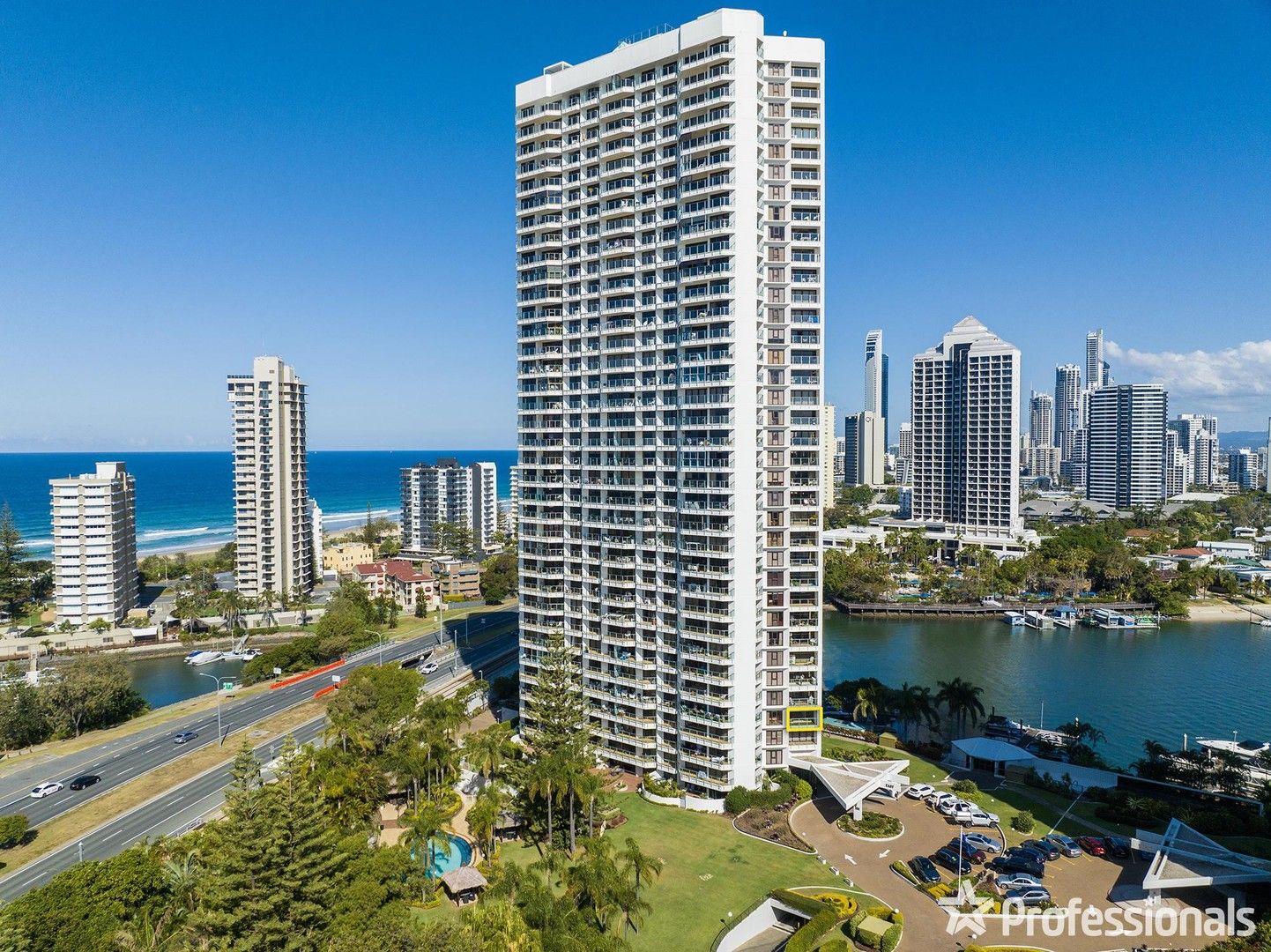 2 bedrooms Apartment / Unit / Flat in 19/2 Admirality Drive SURFERS PARADISE QLD, 4217
