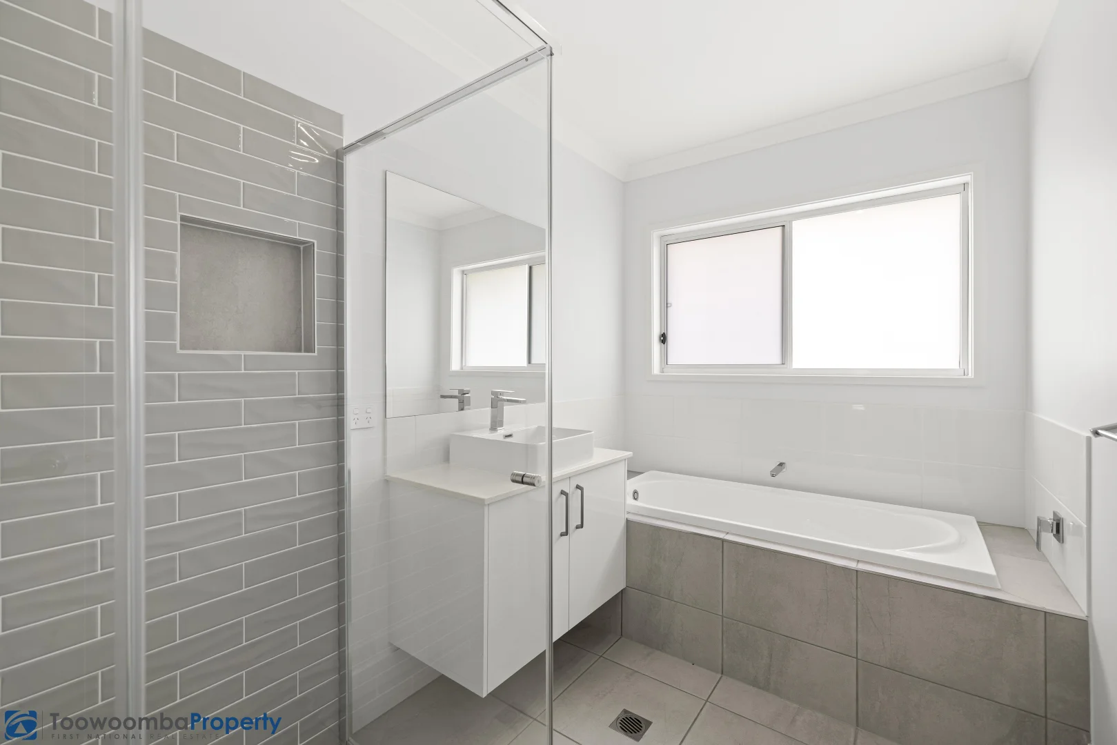 Additional image 9 of 5 Dunmall Crescent, Glenvale QLD 4350