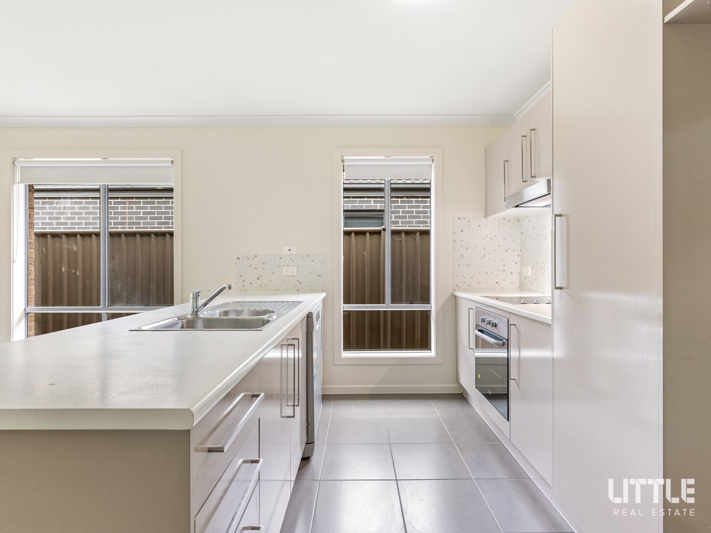 12 Diamond Parade, Cobblebank VIC 3338, Image 2