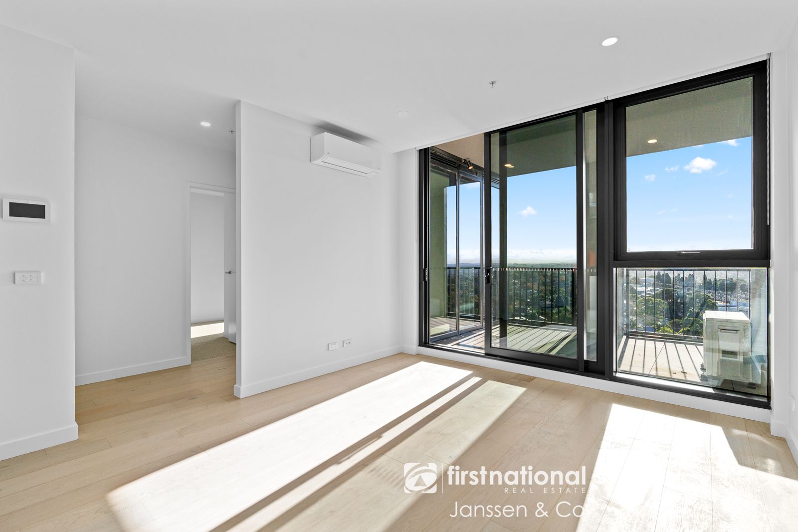 2 bedrooms Apartment / Unit / Flat in 906C/45 Linden Ave IVANHOE VIC, 3079