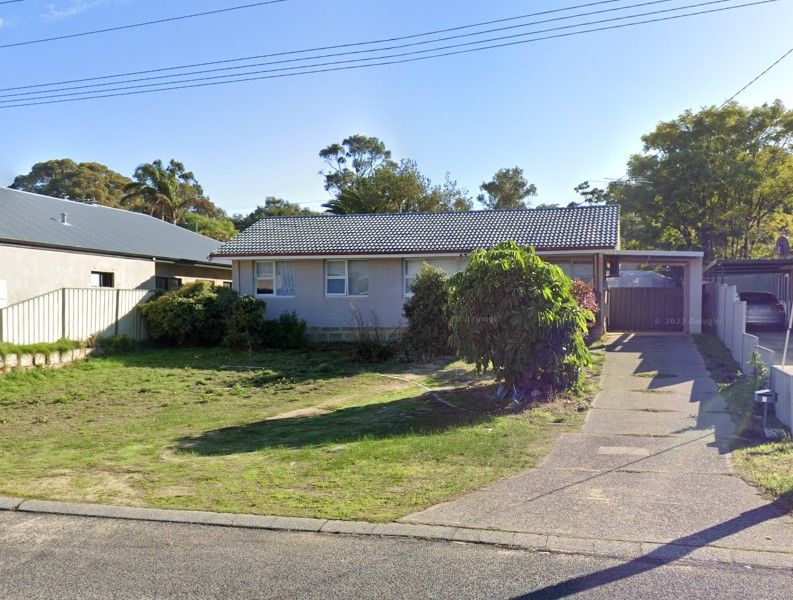 3 bedrooms House in 9 Denston Way GIRRAWHEEN WA, 6064