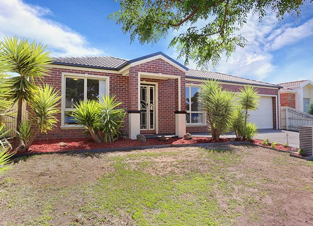 12 Masters Circuit, Roxburgh Park VIC 3064