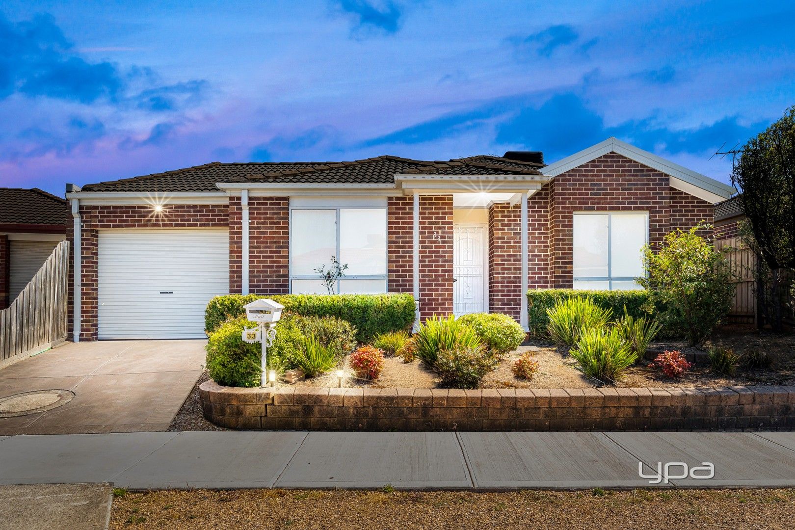 33 Pimelea Way, Hillside VIC 3037, Image 0