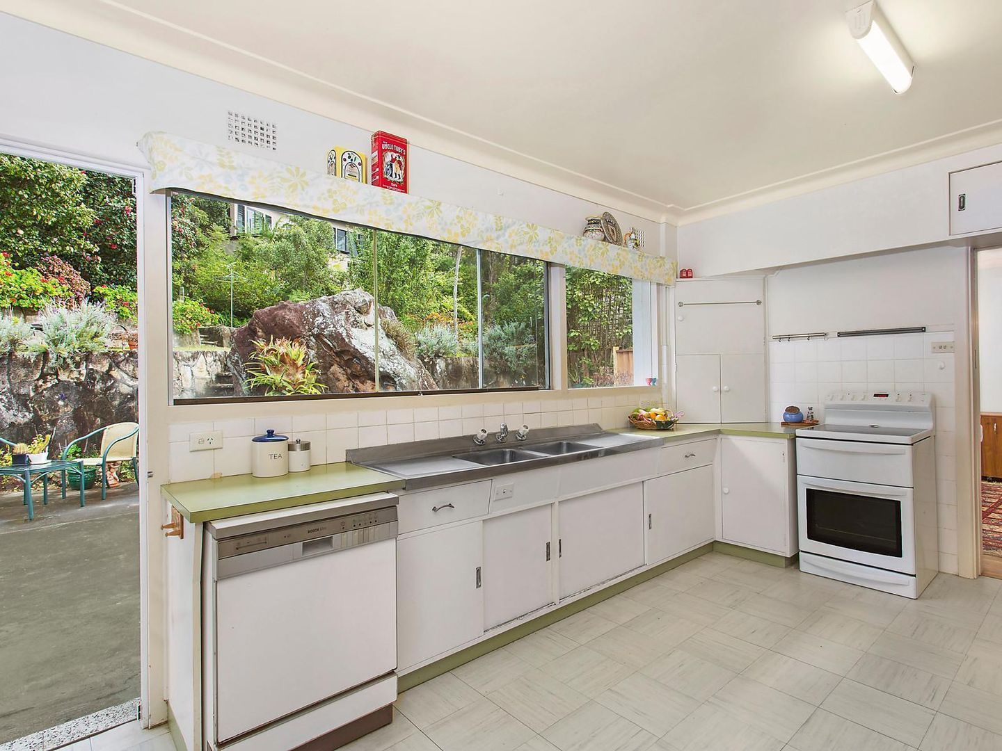 30 North Arm Road, MIDDLE COVE NSW 2068, Image 2